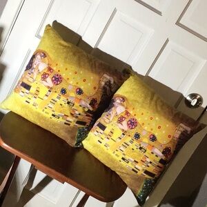 SET OF 2 ACCENT PILLOWS